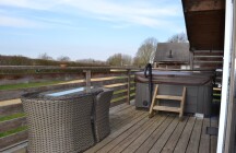 One Bed Deck Large